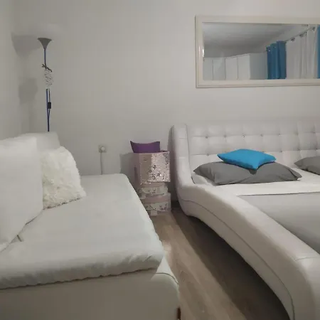 Cozy Dubravka Makarska